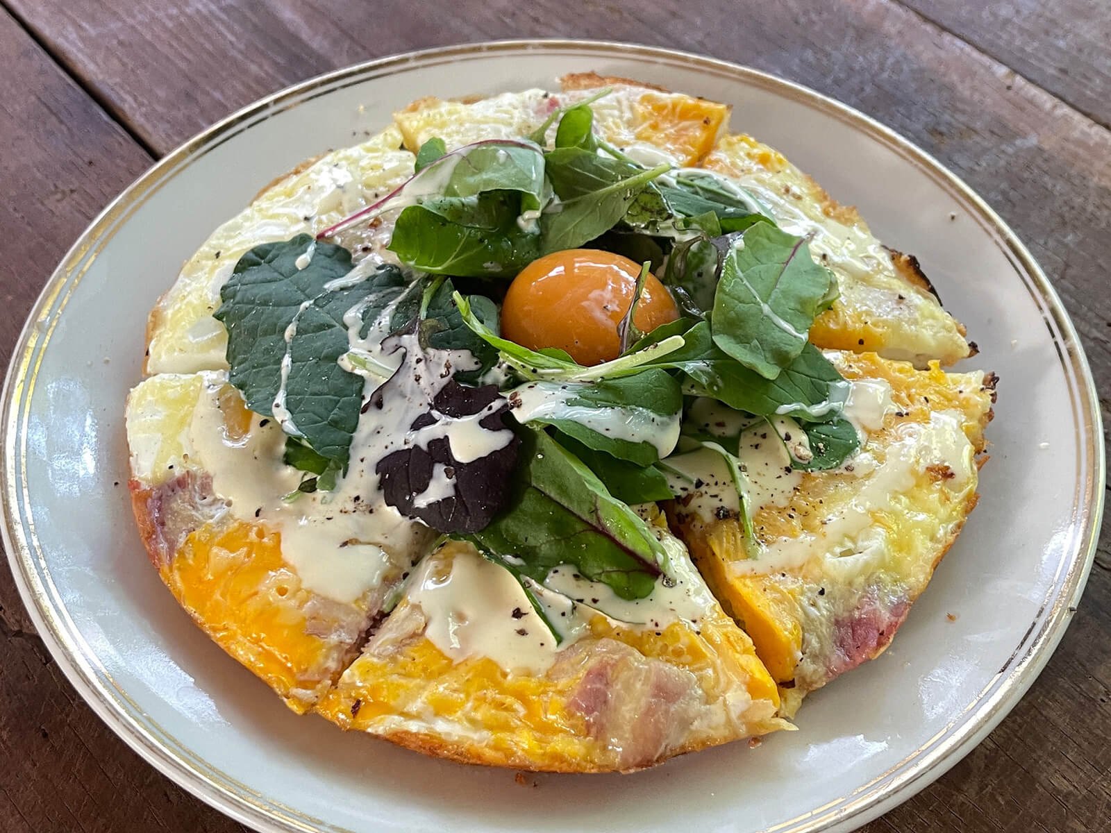 目玉焼き風ピザ｜たまペディア